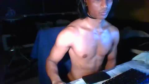 Snapshot of mozeyxxx chatting on 14, 11, 2025 Mozey online show from 14, 11, 2025