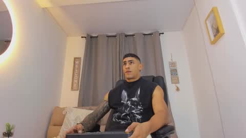 Snapshot of mr_adrian_ chatting on 26, 3, 2026 online show from 26, 3, 2026