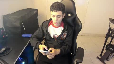 Snapshot of mr_andresr chatting on 18, 2, 2025 Andy online show from 18, 2, 2025