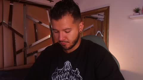 MIKEE online show from 10, 9, 2025