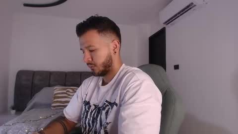 MIKEE online show from 6, 11, 2025