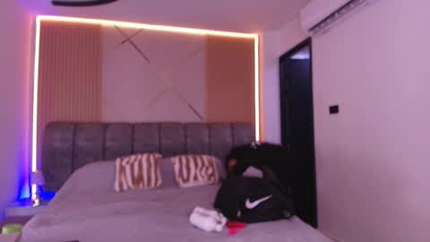 MIKEE online show from 17, 2, 2026