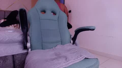 MIKEE online show from 11, 4, 2026