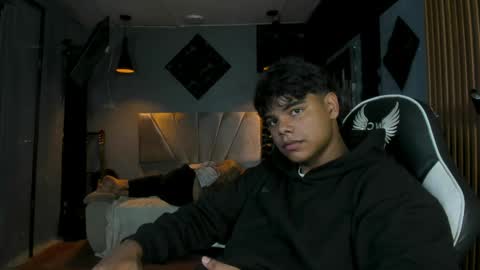 mr_mois online show from 7, 6, 2026