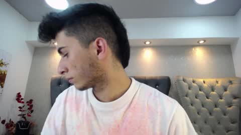 Snapshot of mr_williseo chatting on 2, 2, 2025 williseo online show from 2, 2, 2025