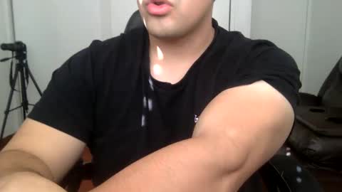 Snapshot of mrbree chatting on 1, 1, 2025 Mr Bree online show from 1, 1, 2025