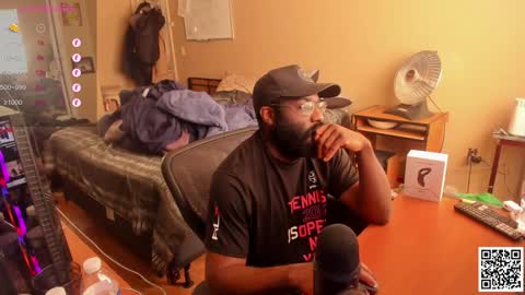 Snapshot of mrchuckdailyxxx chatting on 2, 12, 2024 Chuck Daily online show from 2, 12, 2024