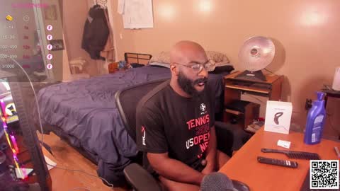 Snapshot of mrchuckdailyxxx chatting on 4, 12, 2024 Chuck Daily online show from 4, 12, 2024