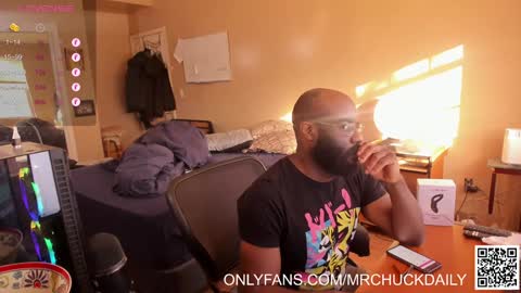 Snapshot of mrchuckdailyxxx chatting on 14, 12, 2024 Chuck Daily online show from 14, 12, 2024