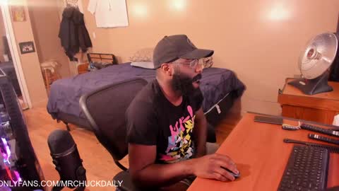 Snapshot of mrchuckdailyxxx chatting on 16, 12, 2024 Chuck Daily online show from 16, 12, 2024