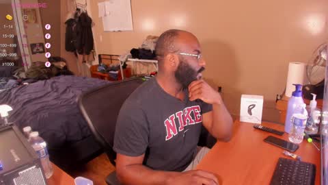 Snapshot of mrchuckdailyxxx chatting on 4, 1, 2025 Chuck Daily online show from 4, 1, 2025