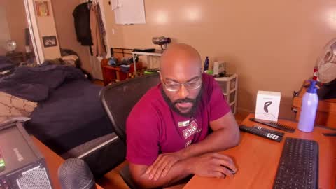 Snapshot of mrchuckdailyxxx chatting on 6, 1, 2025 Chuck Daily online show from 6, 1, 2025