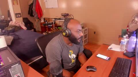 Snapshot of mrchuckdailyxxx chatting on 11, 1, 2025 Chuck Daily online show from 11, 1, 2025