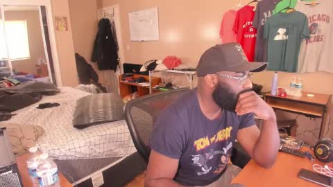 Snapshot of mrchuckdailyxxx chatting on 23, 10, 2025 Chuck Daily online show from 23, 10, 2025