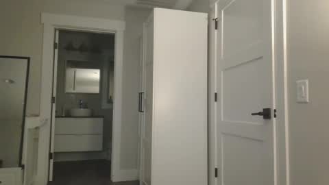 IwantU2WatchME online show from 4, 1, 2025