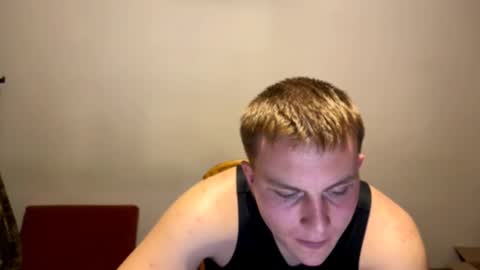 Snapshot of mrheat_ chatting on 26, 10, 2025 Max online show from 26, 10, 2025