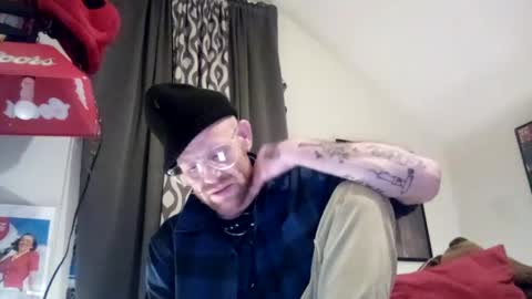 Snapshot of mrmagillacutty chatting on 20, 12, 2024 Jacob Matthew online show from 20, 12, 2024