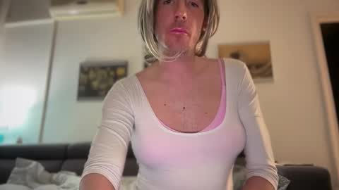 TaleOfLaura online show from 5, 3, 2026