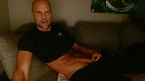 Snapshot of mrpornstar33 chatting on 3, 4, 2026 Twinsoulsex online show from 3, 4, 2026
