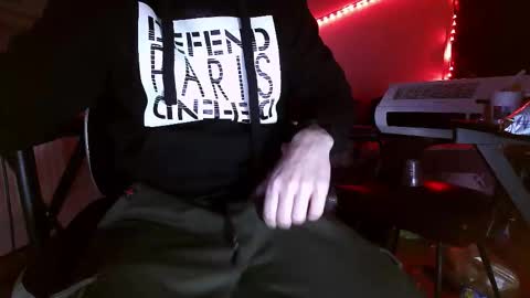 Snapshot of mrrogu3 chatting on 24, 11, 2025 MrRogue online show from 24, 11, 2025