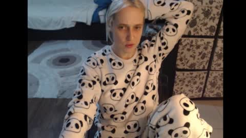 Snapshot of mrsluck chatting on 27, 10, 2025 Sasha online show from 27, 10, 2025