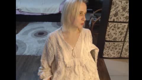 Snapshot of mrsluck chatting on 1, 12, 2025 Sasha online show from 1, 12, 2025