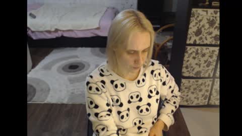 Snapshot of mrsluck chatting on 11, 1, 2026 Sasha online show from 11, 1, 2026