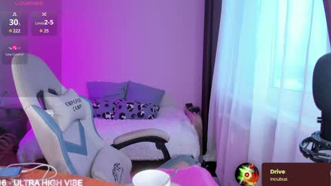 Snapshot of ms_allison chatting on 11, 1, 2025 Allison online show from 11, 1, 2025