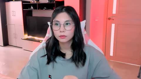 ms_emily_ online show from 11, 10, 2025