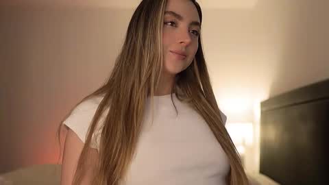 Snapshot of mssophie_war chatting on 5, 2, 2026 Sophie online show from 5, 2, 2026