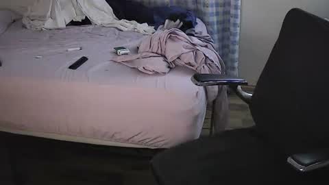 Snapshot of muffdiver718 chatting on 4, 3, 2025 Muffdiver online show from 4, 3, 2025