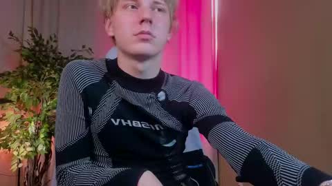 Snapshot of muky_y chatting on 30, 9, 2025 Muky online show from 30, 9, 2025