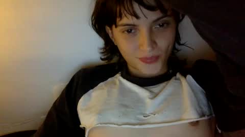 Snapshot of munchi_ chatting on 18, 2, 2025 online show from 18, 2, 2025