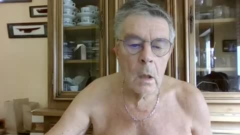 Snapshot of mururoa35 chatting on 28, 10, 2025 mururoa35 online show from 28, 10, 2025