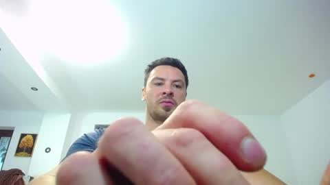 AJ online show from 21, 7, 2026