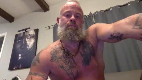 Snapshot of muscledick40 chatting on 12, 9, 2025 muscledick40 online show from 12, 9, 2025