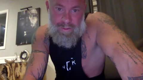 Snapshot of muscledick40 chatting on 16, 9, 2025 muscledick40 online show from 16, 9, 2025