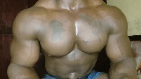 musclegod23 online show from 17, 2, 2026