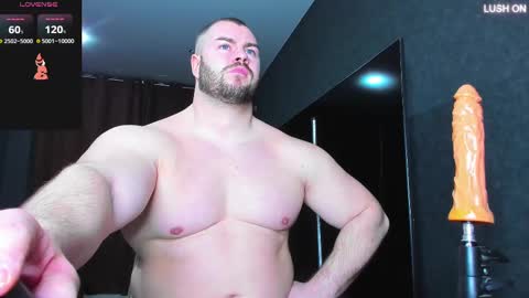 Snapshot of muscularjohnforu chatting on 5, 3, 2025 click icon for peach  online show from 5, 3, 2025