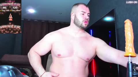 Snapshot of muscularjohnforu chatting on 7, 3, 2025 click icon for peach  online show from 7, 3, 2025