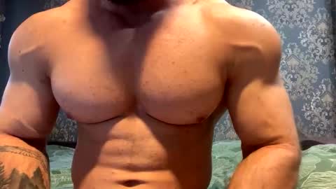 Snapshot of muscularjuggler chatting on 12, 10, 2025 muscularjuggler online show from 12, 10, 2025