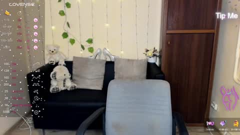 Snapshot of muse_kitty_jenia chatting on 18, 1, 2025 Jenya online show from 18, 1, 2025