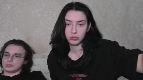 cute couple online show from 16, 4, 2026