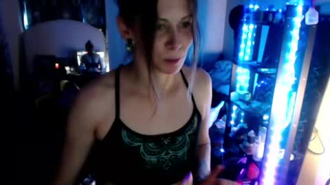 Snapshot of mvnt1s chatting on 18, 7, 2026 ghost mantis online show from 18, 7, 2026
