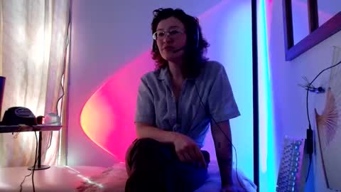 Mx. Anouk Divine online show from 5, 4, 2026