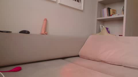 Hannah  welcome  online show from 1, 3, 2025