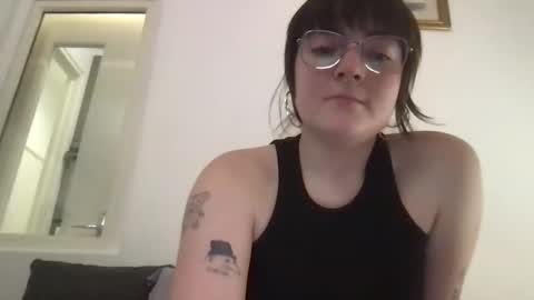 Lily online show from 19, 2, 2025
