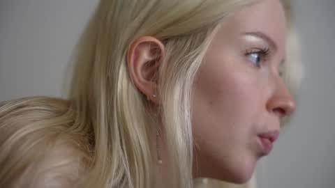 STELLA  Im here today online show from 18, 1, 2025