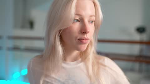 STELLA  Im here today online show from 6, 2, 2025