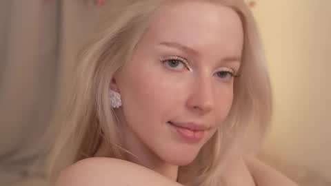 STELLA  Im here today online show from 11, 3, 2025